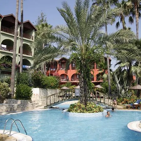 فندق Club Tropical 3*